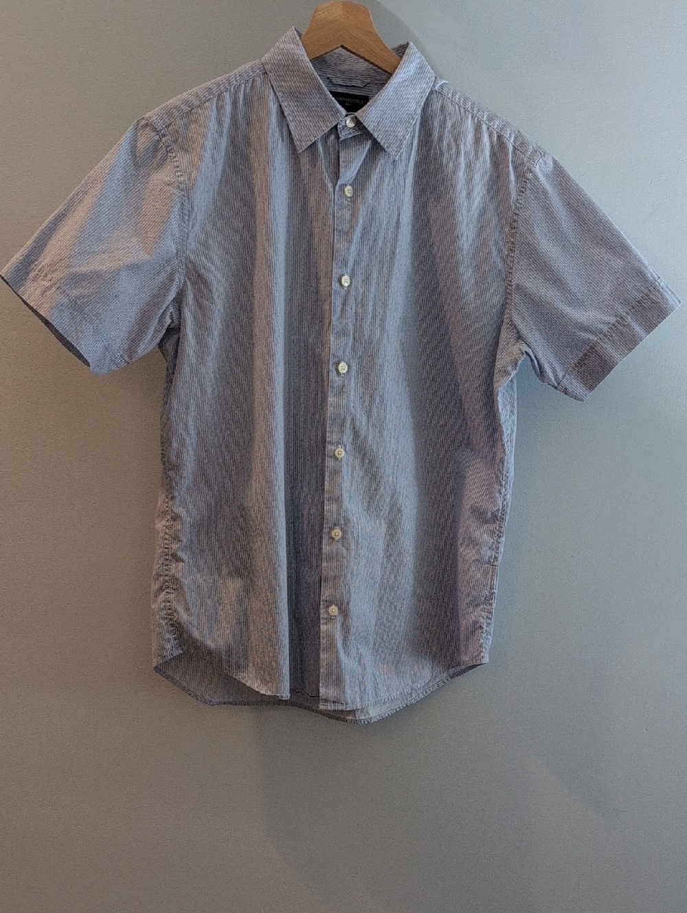 Banana Republic Men's Medium Regular Fit Short Sleeve Button Down Shirt